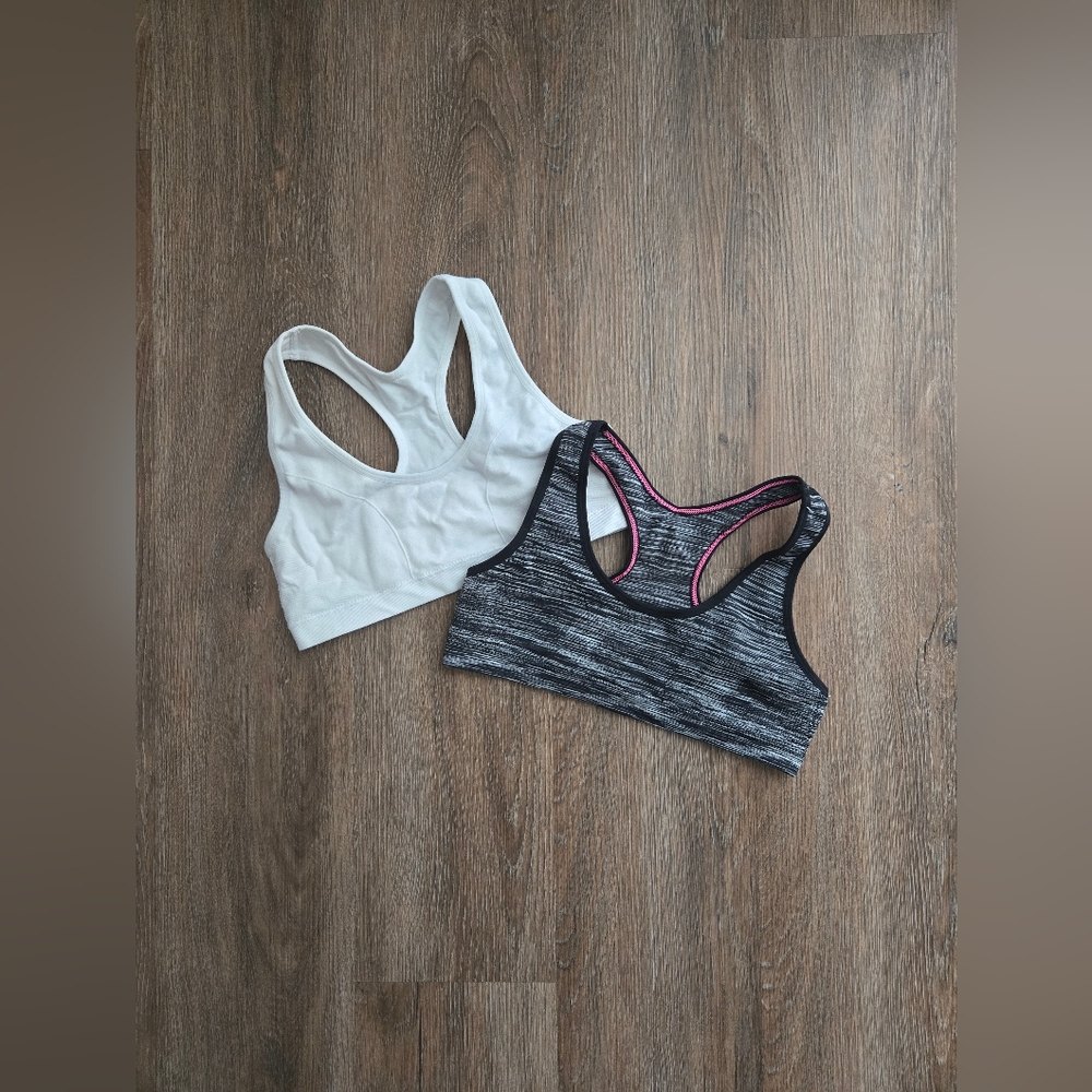 GUC Bundle of 2 Girl's Maidenform Black and White Sports Bras Size Small